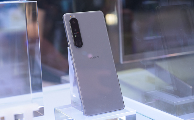 索尼旗舰手机Xperia 1 III发布：无挖孔、无刘海屏幕，售价8499元起步