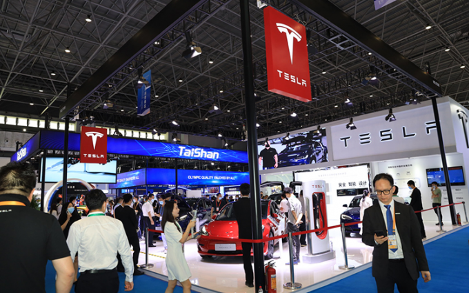 特斯拉参展中国国际消费品博览会 展示旗下多款车型