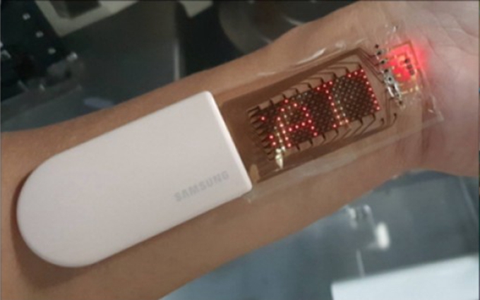 三星OLED皮肤贴片曝光，贴合手腕监测身体，赛博朋克现实版？