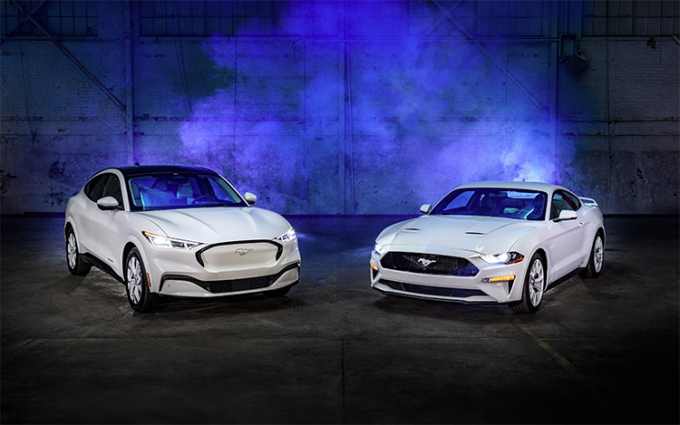 福特发布Mustang白色特别版 外观更加别致