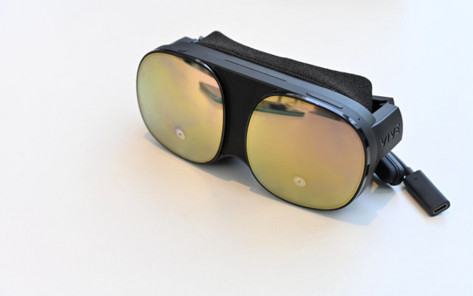 可随身装入口袋的VR眼镜，HTC发布全新形态VIVE Flow 沉浸式眼镜