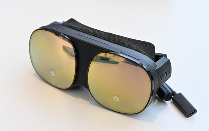 祝贺VIVE Flow沉浸式VR眼镜在热点科技2021五星奖荣获：年度先锋产品奖