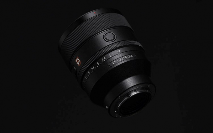 祝贺索尼FE50mm F1.2GM定焦镜头在五星奖颁奖盛典中荣获:年度优秀产品奖