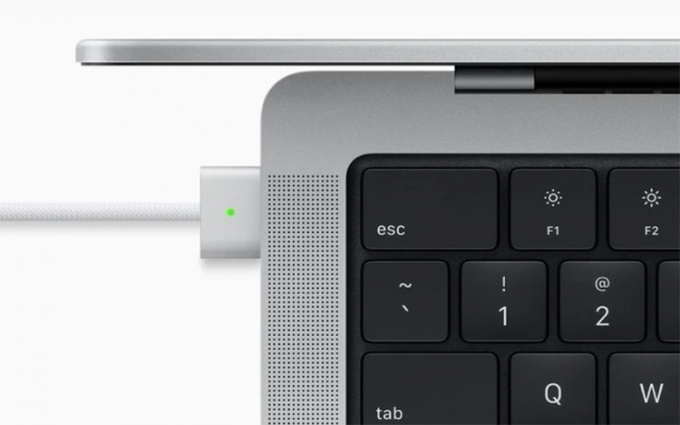 新16寸MacBook Pro出现bug 关机时无法使用MagSafe 3磁吸充电