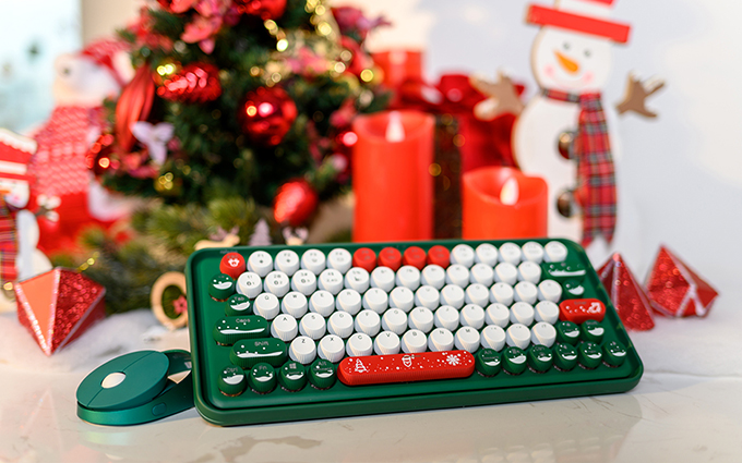 圣诞氛围拉满，雷柏ralemo Pre 5键盘和Air1鼠标 绿野星踪版图赏