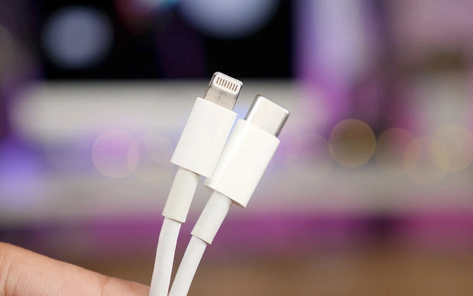 2024年起，欧盟强制统一使用USB-C接口，包括苹果iPhone