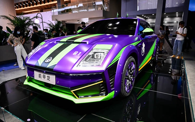 2022成都车展 | 沙龙“机甲龙”EVA限定版于成都首发：搭载个性化涂装
