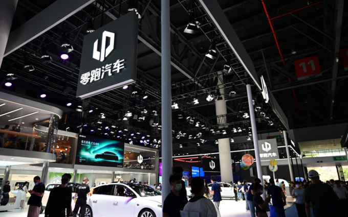 2022成都车展丨零跑C01暗夜极光版正式发布 零百加速仅3.66秒