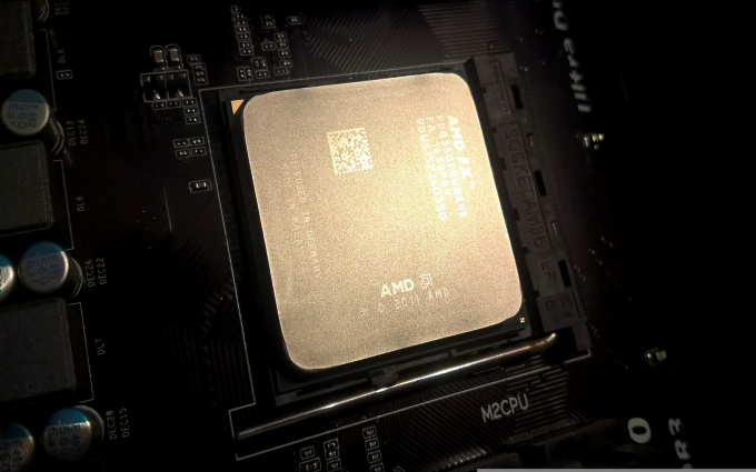 AMD一夜暴跌近14%，PC市场疲软影响大于预期