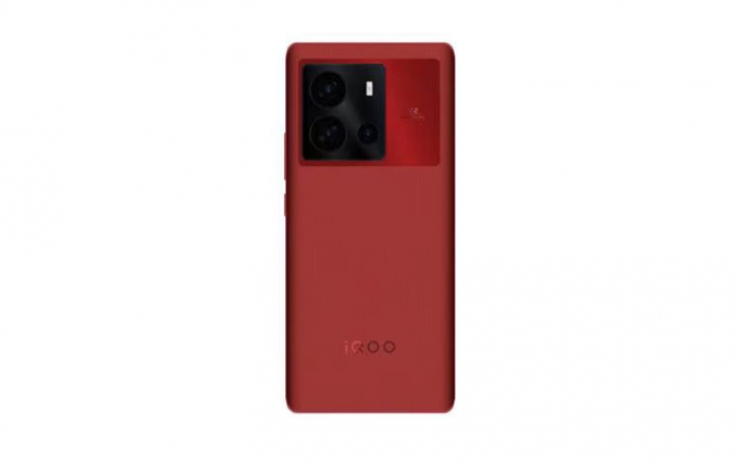 疑似iQOO 11新年版渲染图曝光 大红配色衔接云阶后置三摄