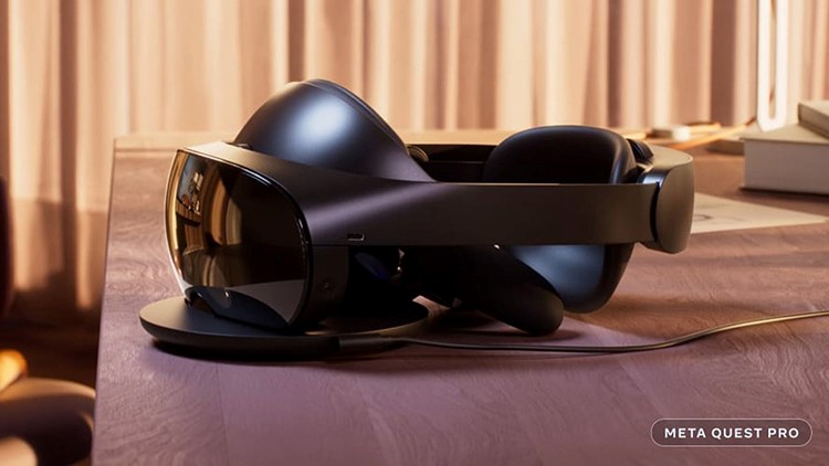 祝贺Meta Quest Pro VR头显在2022五星奖颁奖盛典中荣获：年度先锋产品奖