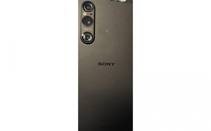 疑似索尼Xperia 1 V背面谍照曝光 取消ToF模块和RGB-IR传感器