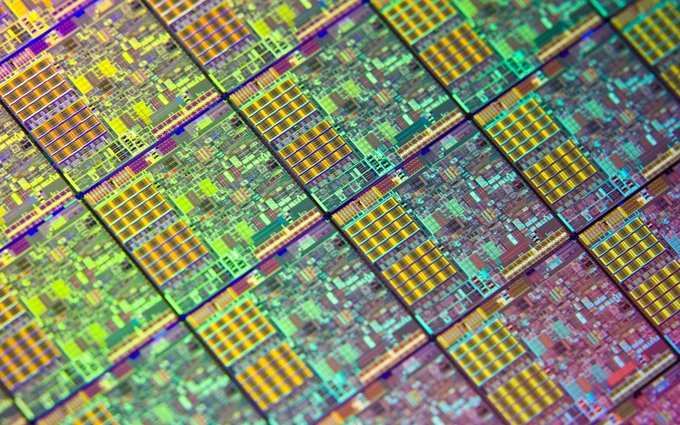 英特尔酷睿Ultra 2代处理器有变：传言抛弃自家制程，采用台积电3nm工艺