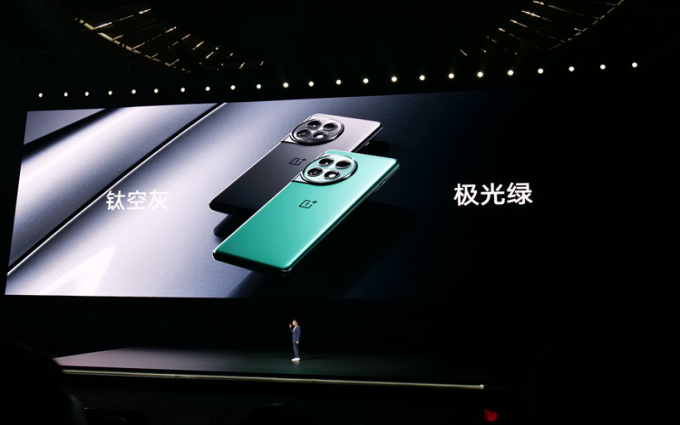 一加Ace 2 Pro手机发布，2999元起，暗讽红米K60至尊版不配做对手   