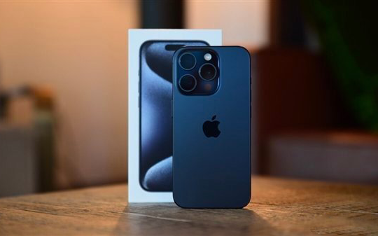 史上最惨，iPhone 15 Pro蓝色款暴跌1500元，原因可能不只在颜色