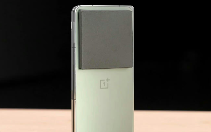 OPPO Find N3真机疑似曝光,外观一改从前,苹果抛弃的功能被它用上了