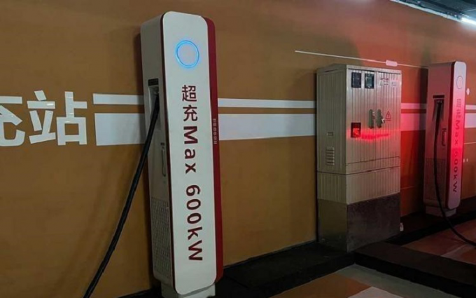 最大输出功率600kW!华为318川藏线布局全液冷超充站