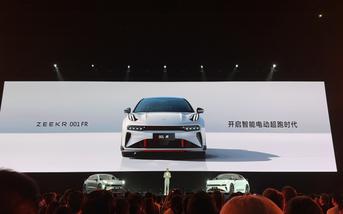 地表最强还能“超进化”，零百加速2.02秒！极氪001FR上市