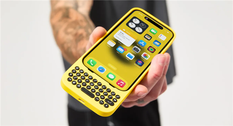 黑莓看了直呼内行！iPhone也有实体键盘配件了，不过价格有点小贵