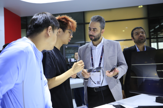 XREAL亮相2024MWC上海，重新定义空间计算领域端到端