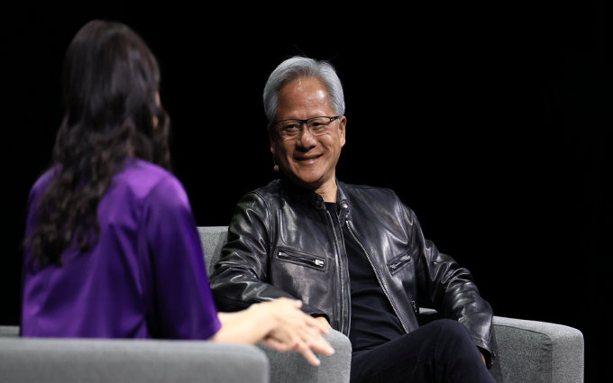 “每个人都将拥有 AI 助手” ,NVIDIA CEO 黄仁勋在 SIGGRAPH 大会发表讲话