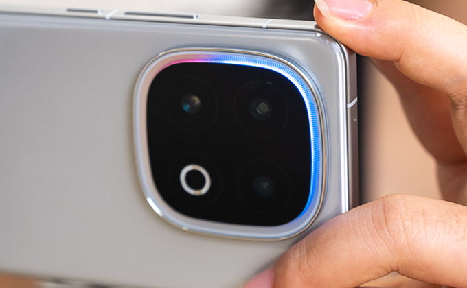 iQOO 13测评:一款可以在游戏中提供情绪价值的性能旗舰