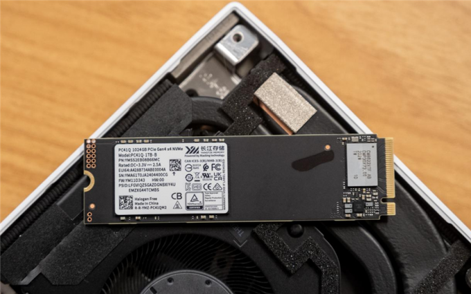 机械革命翼龙15 Pro测评:长江存储PC41Q加持,高性能与高颜值全都要!