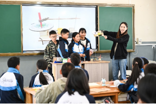 驱动未来发明家——戴森工程教育资源走进云南怒江，启发当地学子的创新思维