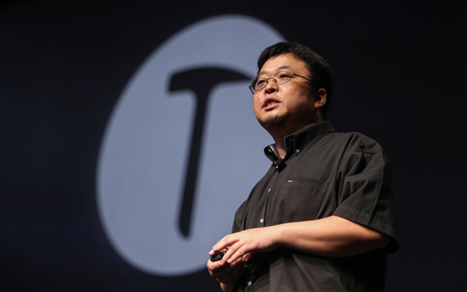 罗永浩重出江湖在即!AI产品已曝光:命名贾维斯,配合耳机使用