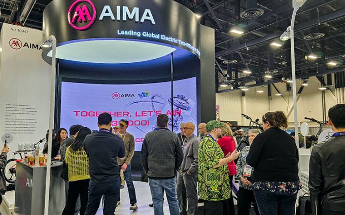 爱玛电动车携多款新品亮相CES,本地化发展,绿色出行新体验