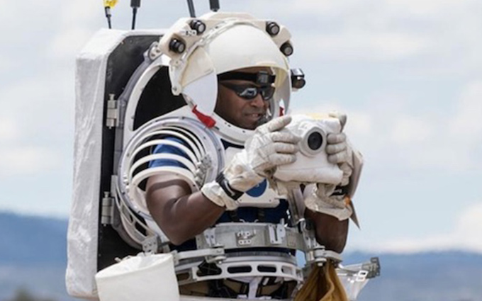 尼康Z9相机登月准备就绪,可NASA火箭一鸽再鸽