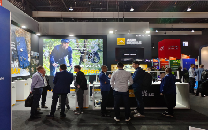 AGM携全国产三防手机亮相MWC 2025 展现中国硬核科技力量