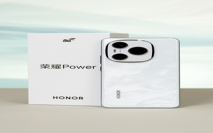8000mAh电池，荣耀Power让你出门在外告别充电宝！