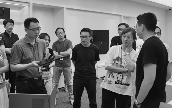 华为解密首款鸿蒙折叠PC：早在2018年就有原型设计，历时六七年