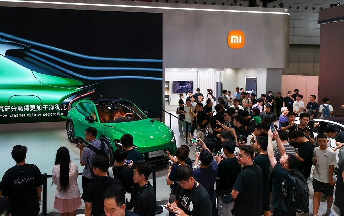 2025粤港澳大湾区车展｜雷军缺席，人气爆满！小米YU7车展首秀
