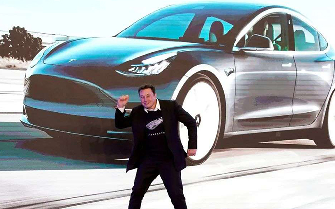 开除马斯克？特斯拉紧急辟谣，Robotaxi成救命稻草？