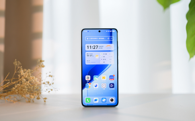 iQOO Neo10 Pro+体验：手机领头，iQOO构筑全家桶生态体验