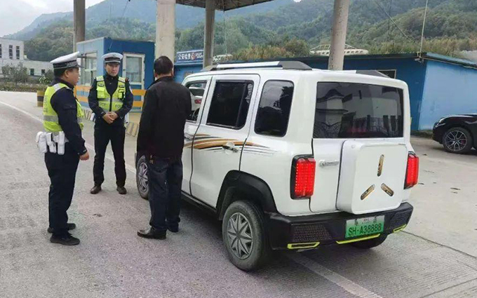河南三门峡也禁止“老头乐”上路了，以后能否强制老头老太学驾照再上路？