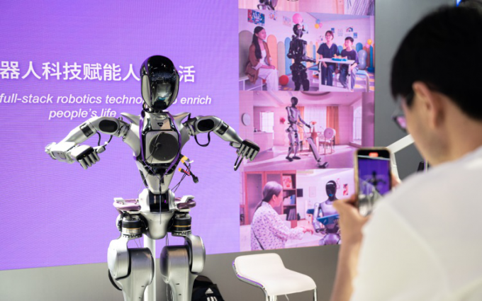 傅利叶亮相 WAIC 2025：带来 GR-3 新品首秀，开启具身智能康养新概念