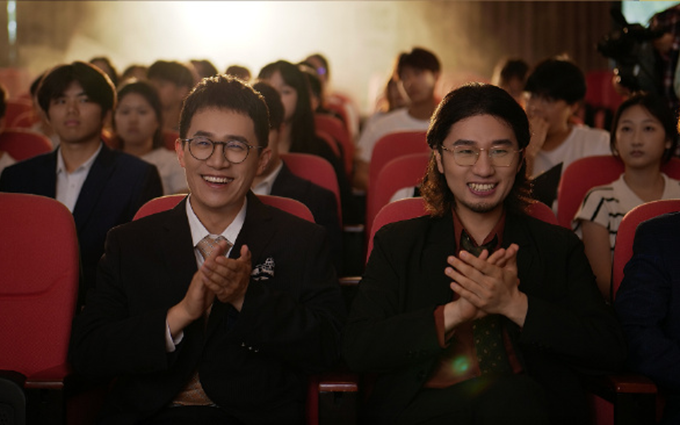 小米短剧《时空合伙人》周四上映，王腾亲自出演“穿越创业剧”