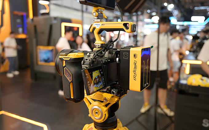 “军火库”都搬进展会了？斯莫格在BIRTV2025展示超多摄影器材