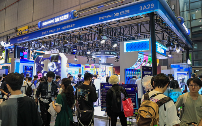 致态全家福亮相BW2025：致态TiPro9000《黑神话：悟空》联名版全场吸睛