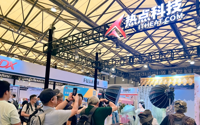 2025P&I逛展热情依旧，佰维、致态、奥尼、铠侠遭众人围观体验
