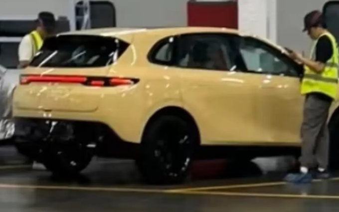 可能在慕尼黑车展亮相,零跑B05无伪谍照曝光