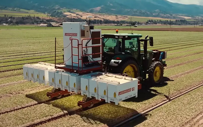 AI时代金坷垃 激光除草机配备24块英伟达GPU