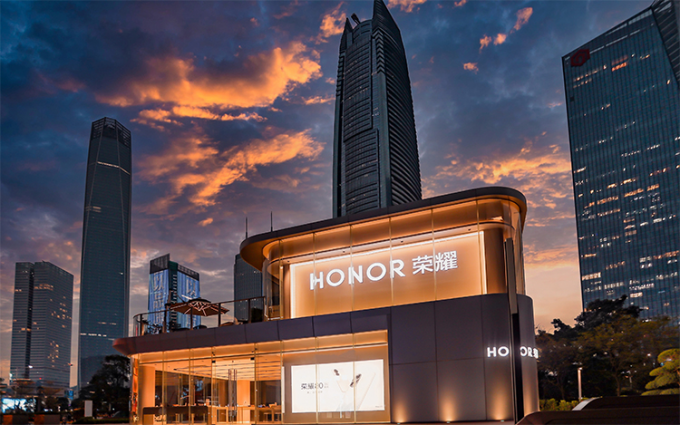 比肩充电宝,荣耀或将首发10000mAh电池