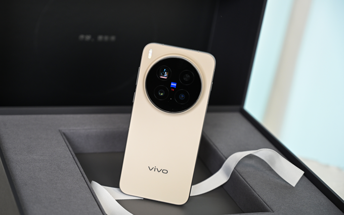 vivo X300 Pro首发上手体验，除了性能、影像升级，系统的惊喜更大！   