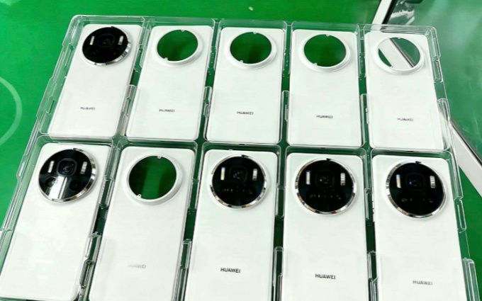 华为Mate 80系列机身颜色曝光，24GB超大内存，11月末发布