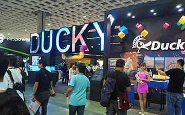 直击Computex2017丨Ducky带来鸡年限定机械键盘
