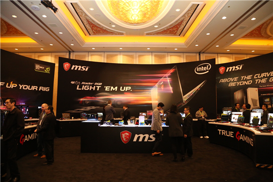 CES2018 | 游戏玩家的福音 微星展示新品炫酷灯效